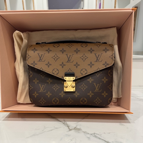 Louis Vuitton Two-Tone Reverse Monogram Pochette Métis - Picture 1 of 7